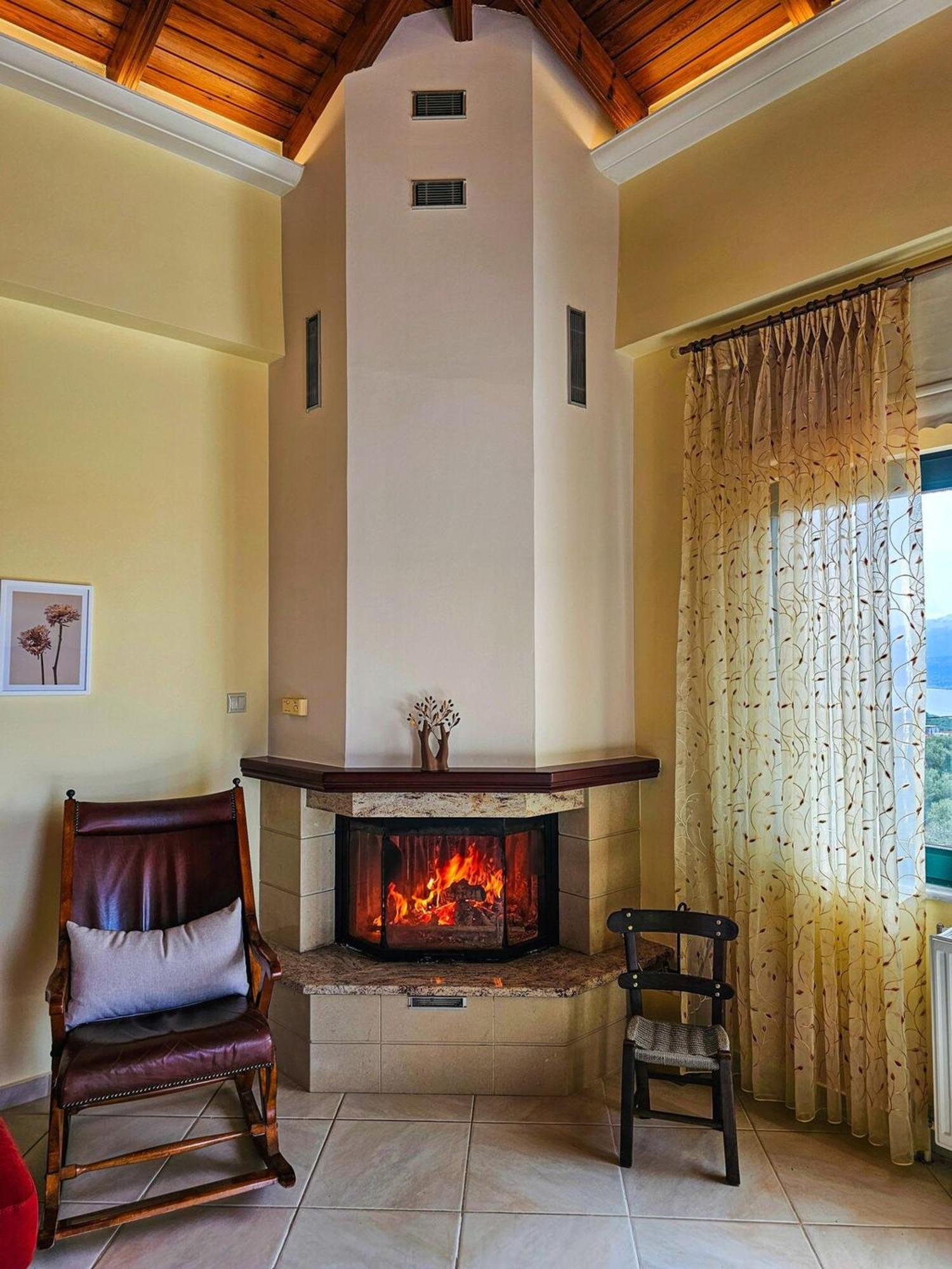 Villa Aitheras With Sea Views And Garden Stérnai Exterior foto